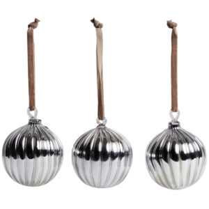Kave Home Set tří stříbrných skleněných vánočních ozdob Oranel 8 cm