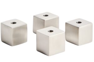 Kave Home Set čtyř matných nerezových svícnů Acadia 2 cm