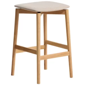 Kave Home Dřevěná barová židle Evera 67 cm s čalouněným sedákem